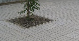 Качественная тротуарная плитка серого цвета в Вятских Поляне в октябре