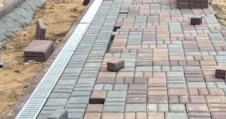 Укладка плитки на дорожке в Вятских Поляне от 812 руб. - доступная стоимость