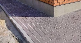 Укладка плитки на отмостку: Цена от 812 руб. в Вятских Поляне от ТротуарнаяПлитка