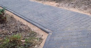 Укладка тротуарной плитки на основание в Вятских Поляне в октябре