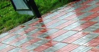 Профессиональная укладка цементной тротуарной плитки в Вятских Поляне в октябре