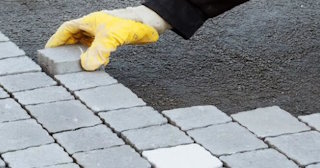 Укладка брусчатки в Вятских Поляне - цена от 812 руб. за м2 | ТротуарнаяПлитка