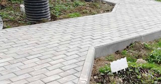 Профессиональная укладка брусчатки в Вятских Поляне в октябре