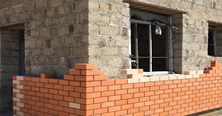 Профессиональная облицовка цоколя дома в Вятских Поляне в октябре