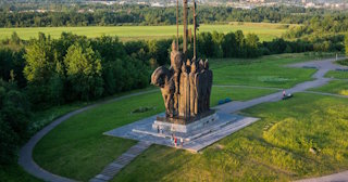 Благоустройство памятников в Вятских Поляне от 914 руб. – компания ТротуарнаяПлитка