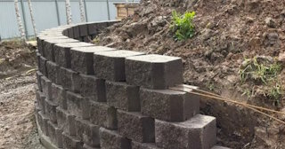 Установка подпорной стенки в Вятских Поляне в октябре